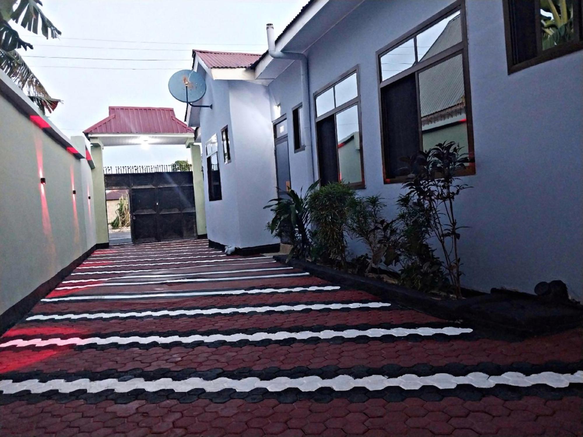 בגמויו California Lodge מראה חיצוני תמונה